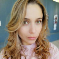 Stephanie Leon
